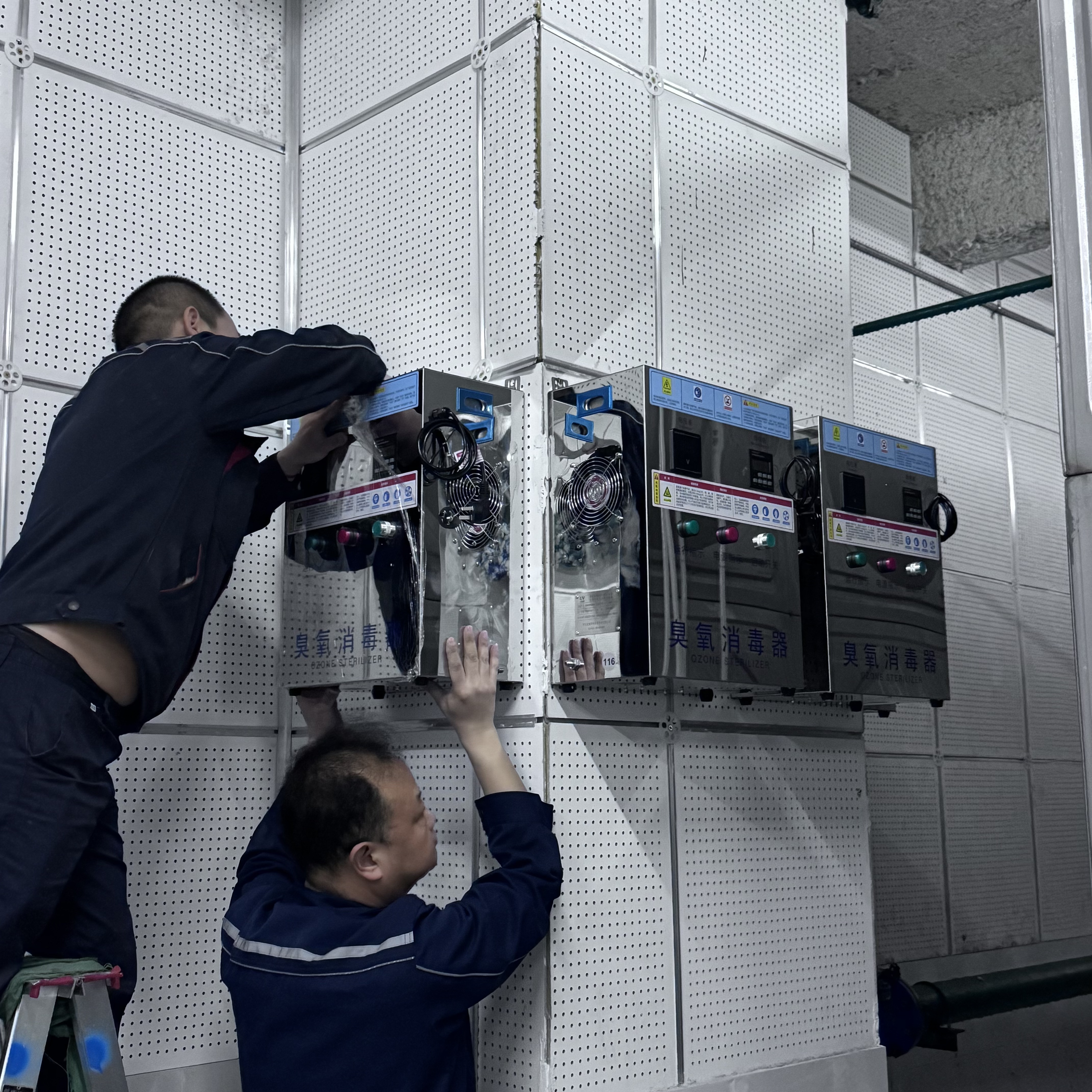 水箱自洁消毒器