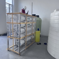 5 吨反渗透膜堆机组全景