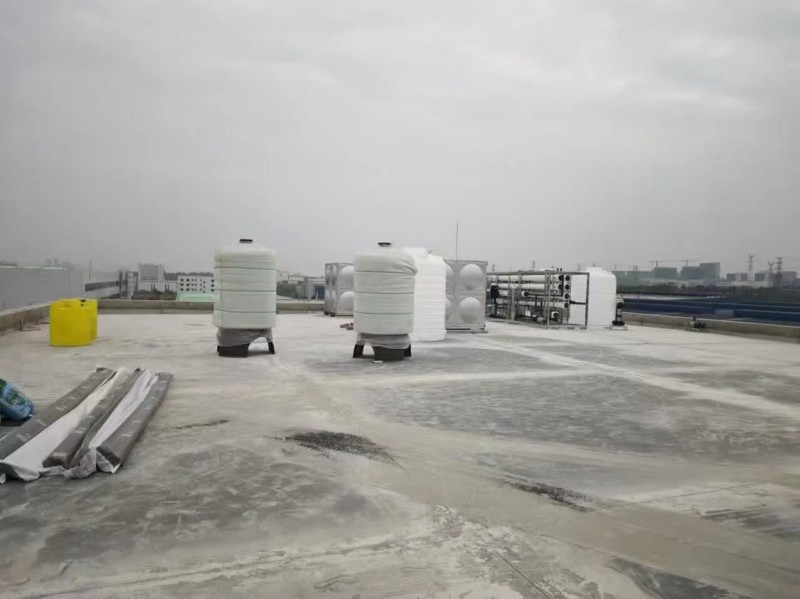 甘肃天水电子厂 6 吨双级反渗透屋面成套设备｜西安康诺西北纯水项目