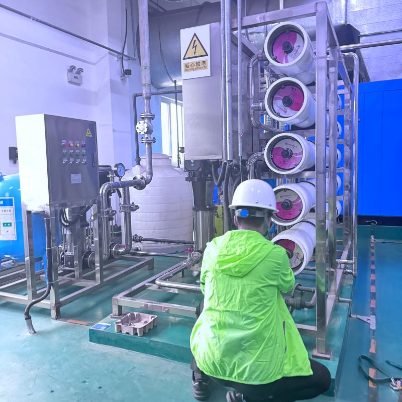 榆神工业区工业反渗透设备运维升级，针对厂区用水问题完成RO膜更换改造。