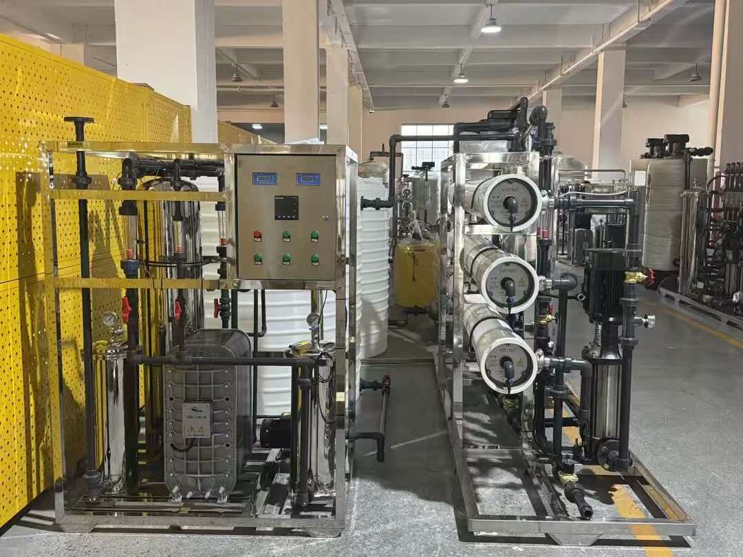 2 吨反渗透纯水设备 304 不锈钢机架 RO 纯水机 西安康诺环保 临潼生产基地